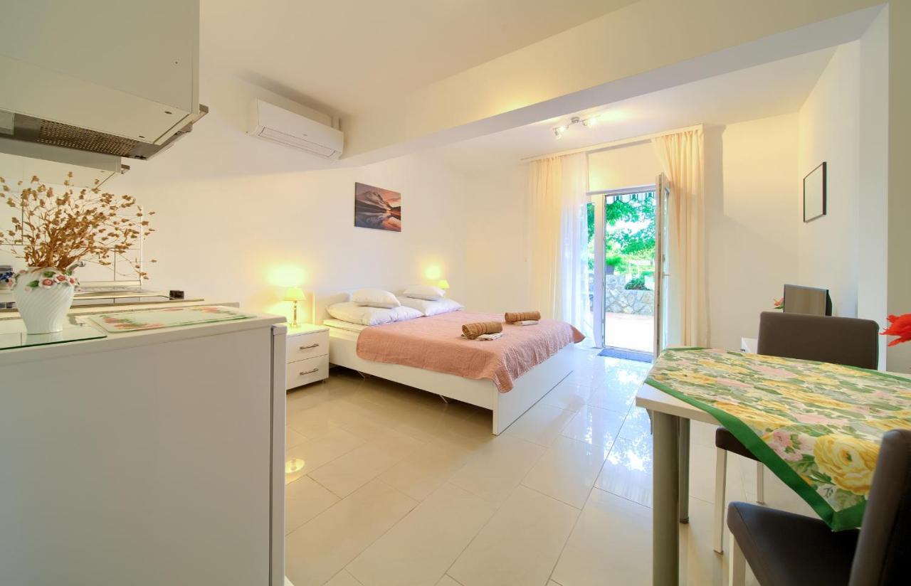 Apartmani Mara Matic Малинська Екстер'єр фото