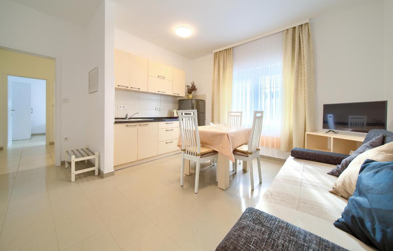 Apartmani Mara Matic Малинська Екстер'єр фото