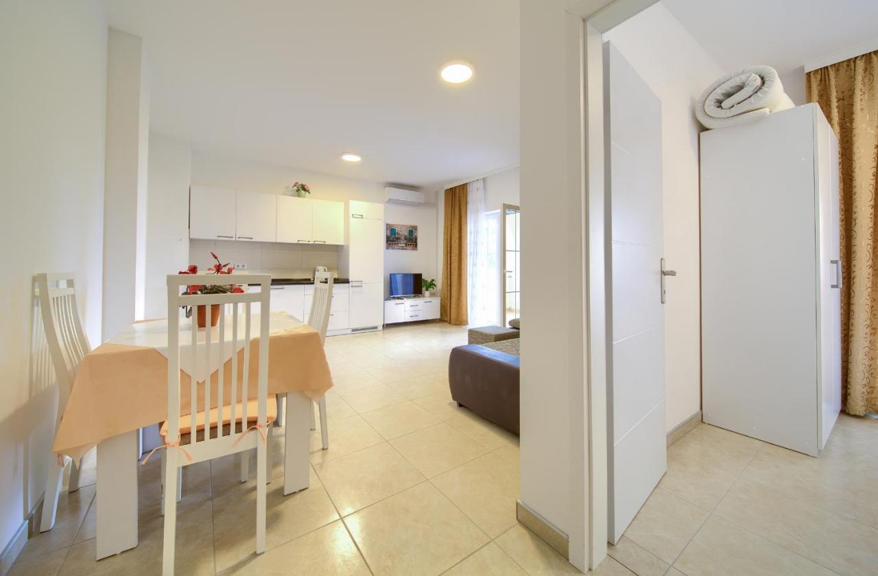 Apartmani Mara Matic Малинська Екстер'єр фото