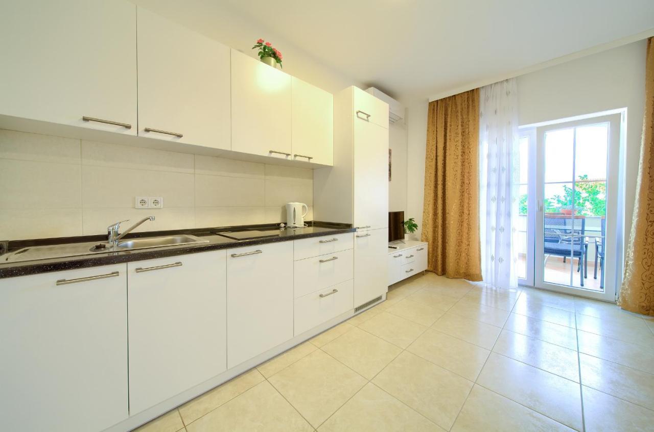 Apartmani Mara Matic Малинська Екстер'єр фото