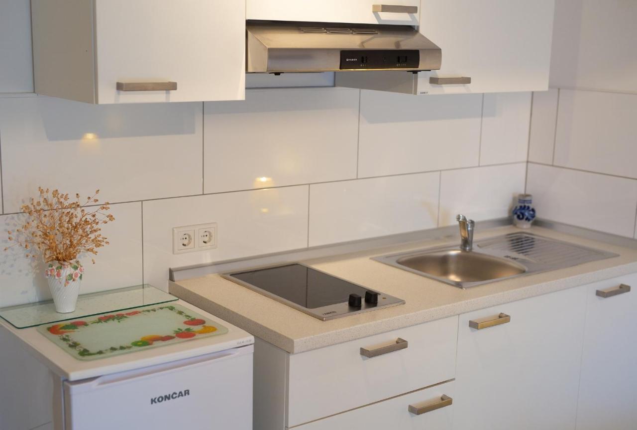 Apartmani Mara Matic Малинська Екстер'єр фото
