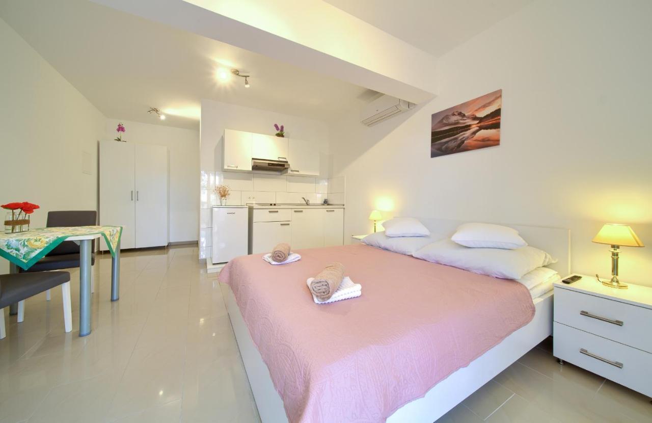 Apartmani Mara Matic Малинська Екстер'єр фото