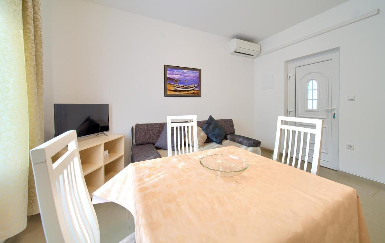 Apartmani Mara Matic Малинська Екстер'єр фото